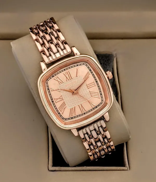 Rose_Gold_Square_Dial_Analog_Watch_With_Bracelet_Strap_For_Women