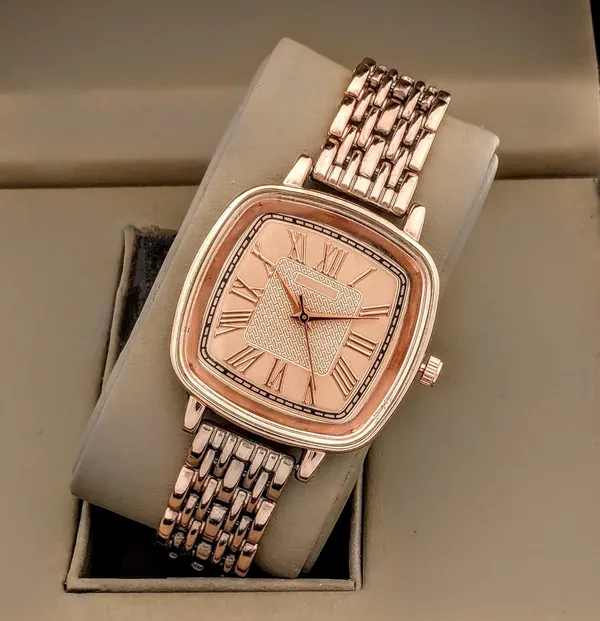 Rose_Gold_Square_Dial_Analog_Watch_With_Bracelet_Strap_For_Women