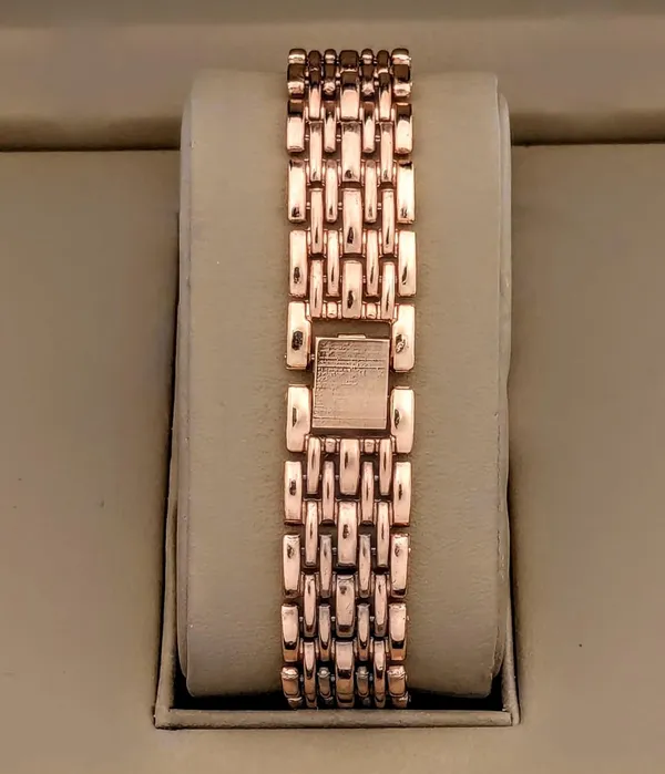 Rose_Gold_Square_Dial_Analog_Watch_With_Bracelet_Strap_For_Women