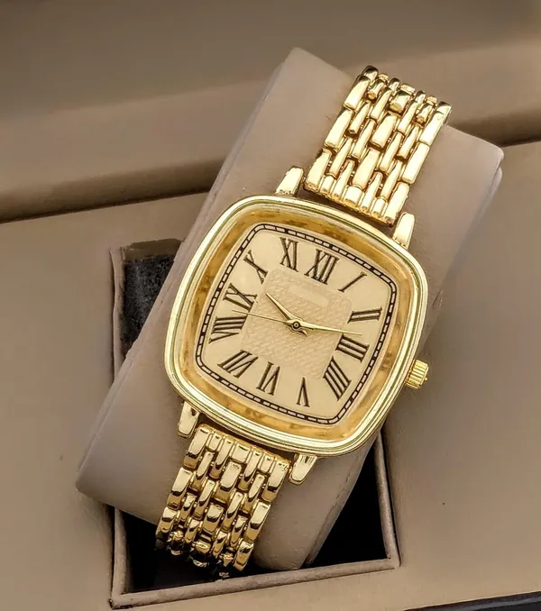 Gold_Square_Dial_Analog_Watch_With_Bracelet_Strap_For_Women
