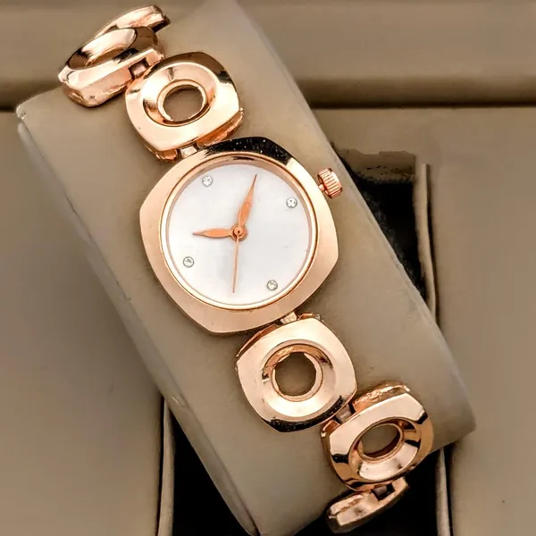 Rose_Gold_Stainless_Steel_Bracelet_Watch_For_Women