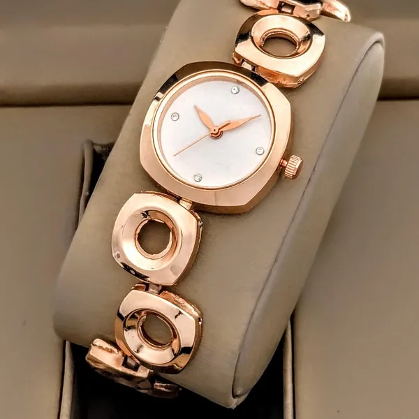 Rose_Gold_Stainless_Steel_Bracelet_Watch_For_Women