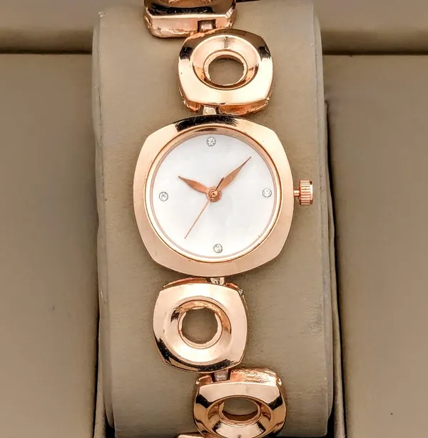 Rose_Gold_Stainless_Steel_Bracelet_Watch_For_Women