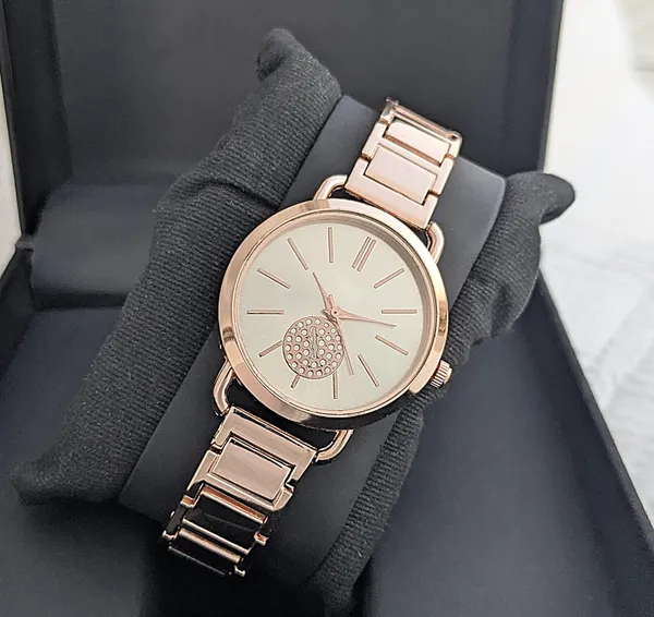 Rose_Gold_Analog_Watch_With_Bracelet_Strap_For_Women
