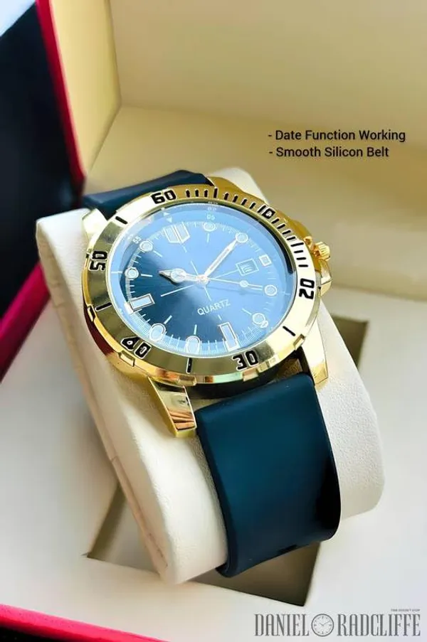 Black_Quartz_Analog_Wristwatch_With_Rubber_Strap_For_Men