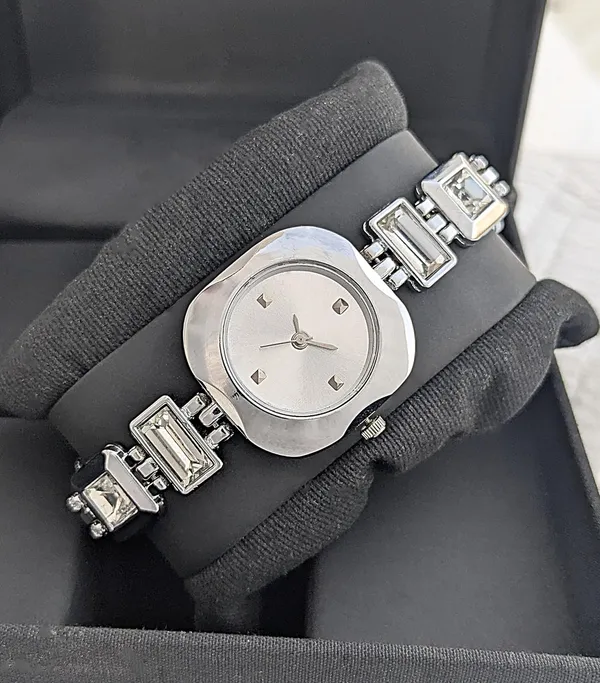 Silver_Crystal_Bracelet_Watch_For_Women