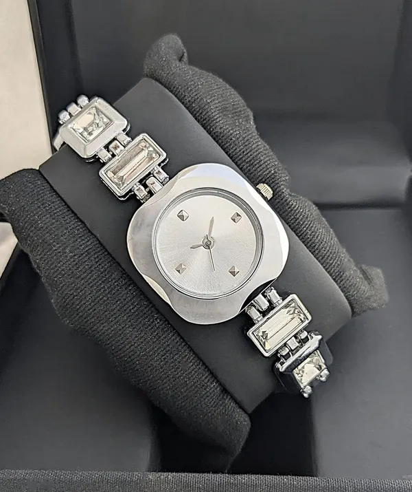 Silver_Crystal_Bracelet_Watch_For_Women
