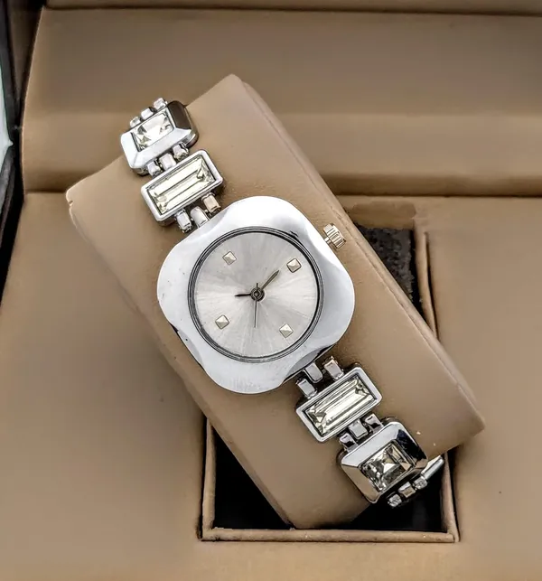 Silver_Crystal_Bracelet_Watch_For_Women