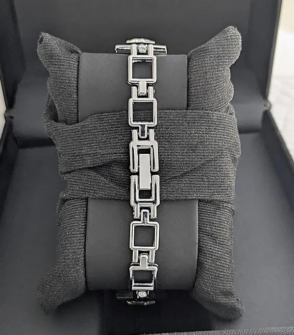 Silver_Crystal_Bracelet_Watch_For_Women