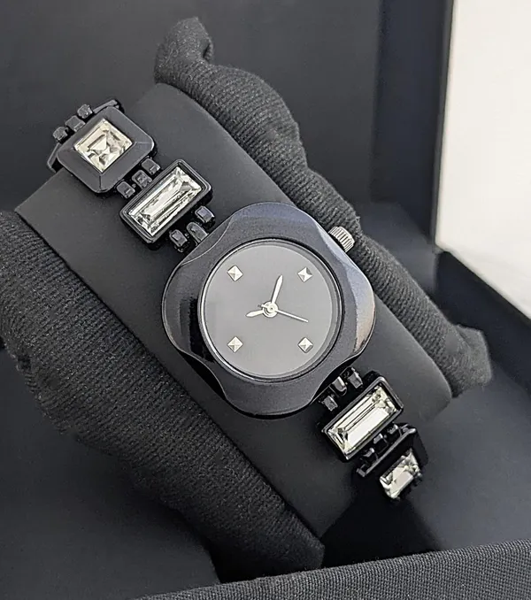 Black_Crystal_Bracelet_Watch_For_Women