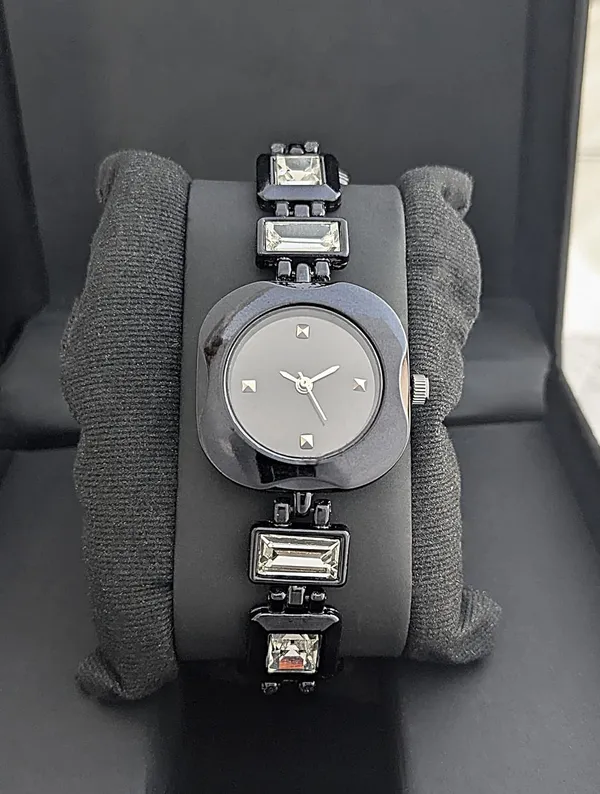 Black_Crystal_Bracelet_Watch_For_Women