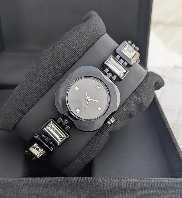 Black_Crystal_Bracelet_Watch_For_Women