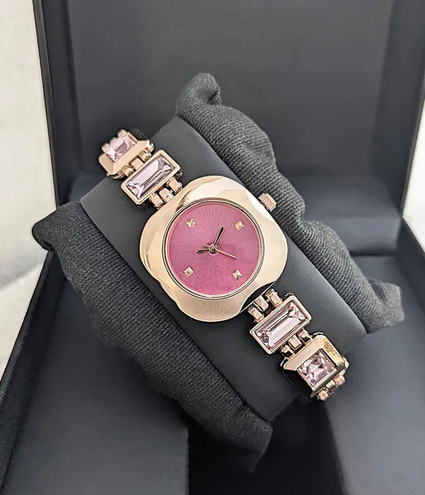 Pink_Crystal_Bracelet_Watch_For_Women