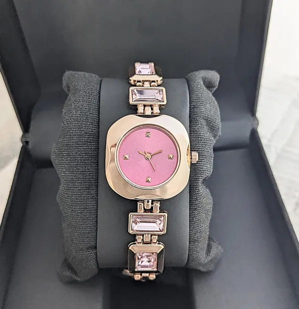 Pink_Crystal_Bracelet_Watch_For_Women