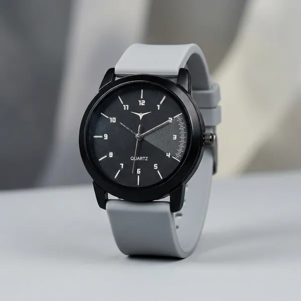 Black_And_Grey_Analog_Quartz_Watch_With_Silicone_Strap_For_Men