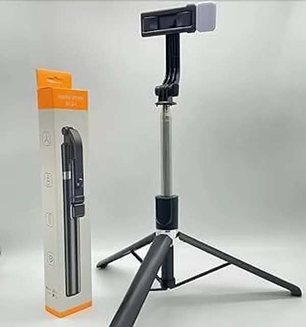 Selfie_Stick_Tripod_with_LED_Flash_Light,_Wireless_Remote,_360°_Rotation,_Compatible_with_Smartphones_and_Action_Cameras