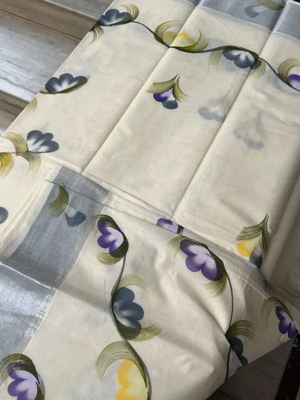Sugandha_Floral_Silver_Saree_For_Women