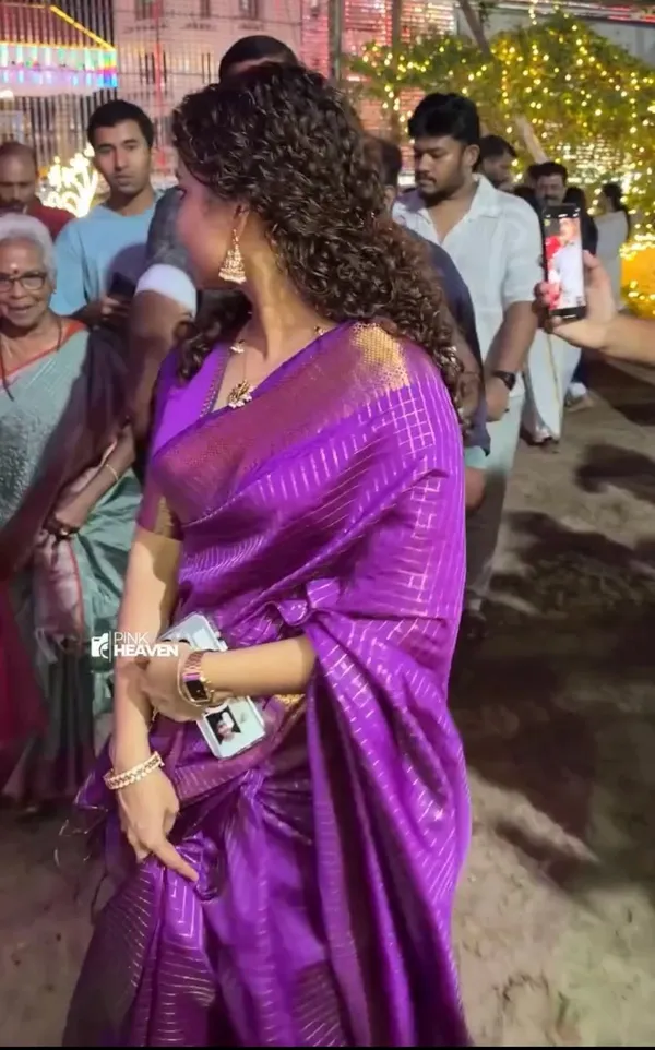 Anna_Ben_Inspired_Jari_Checks_Saree_For_Women