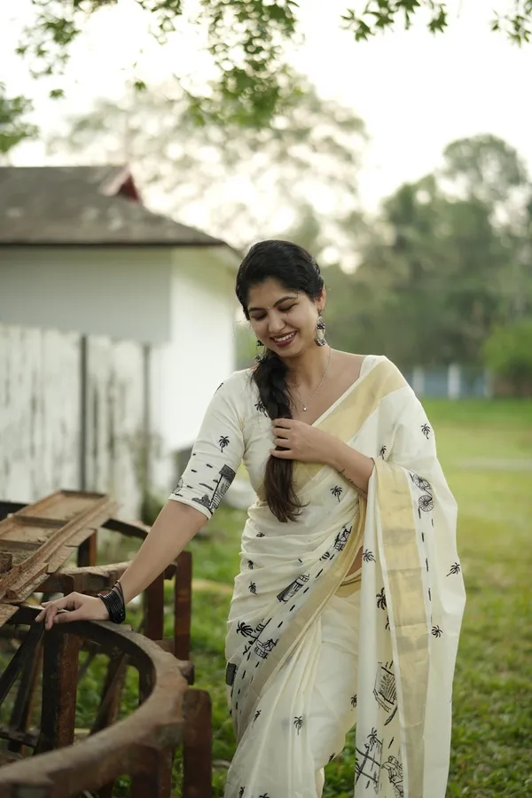 Chai_Kada_Embroidered_Saree_For_Women