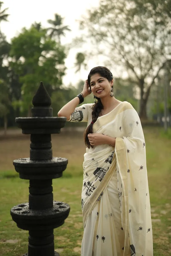 Chai_Kada_Embroidered_Saree_For_Women