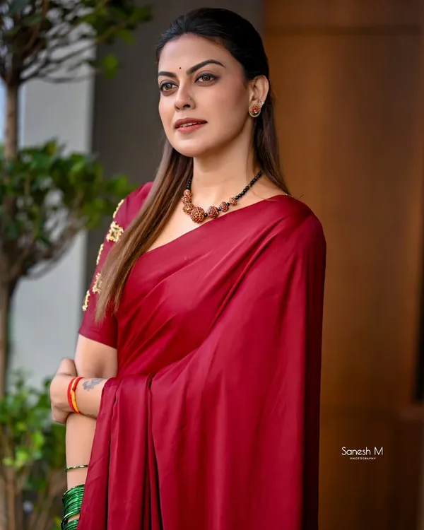 Anushree_Plain_Modal_Silk_With_Zari_Pallu_And_120_S_Count_Mul_Mul_Colour_Kattam_Saree_For_Women_Pack_Of_2
