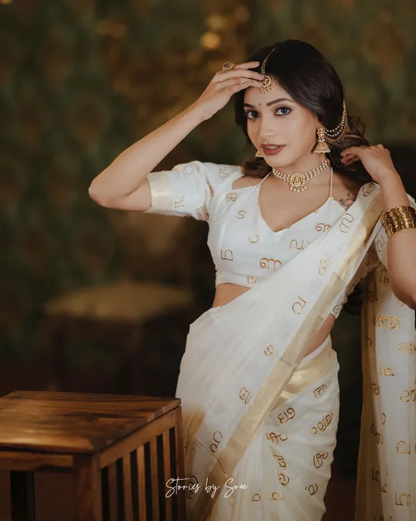 Malayalam_Akshara_Mala_Embroidered_Cotton_Saree_For_Women