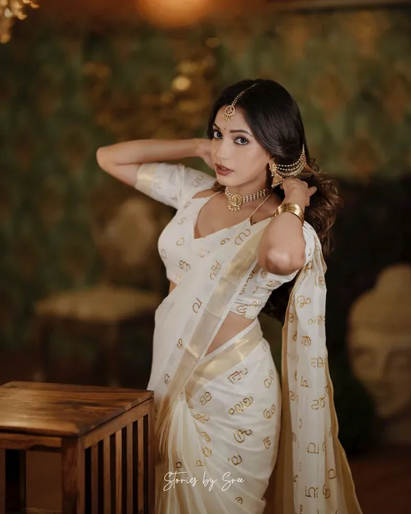 Malayalam_Akshara_Mala_Embroidered_Cotton_Saree_For_Women