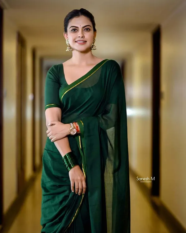 Anu_Shree_Inspired_Bottle_Green_Mul_Cotton_Saree_For_Women