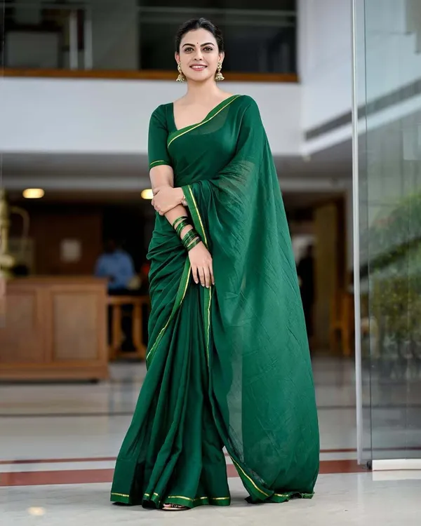 Anu_Shree_Inspired_Bottle_Green_Mul_Cotton_Saree_For_Women