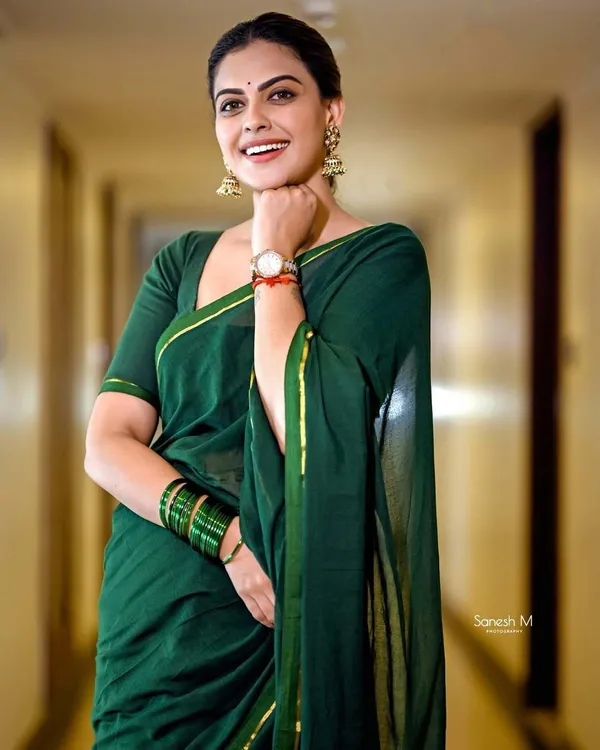 Anu_Shree_Inspired_Bottle_Green_Mul_Cotton_Saree_For_Women