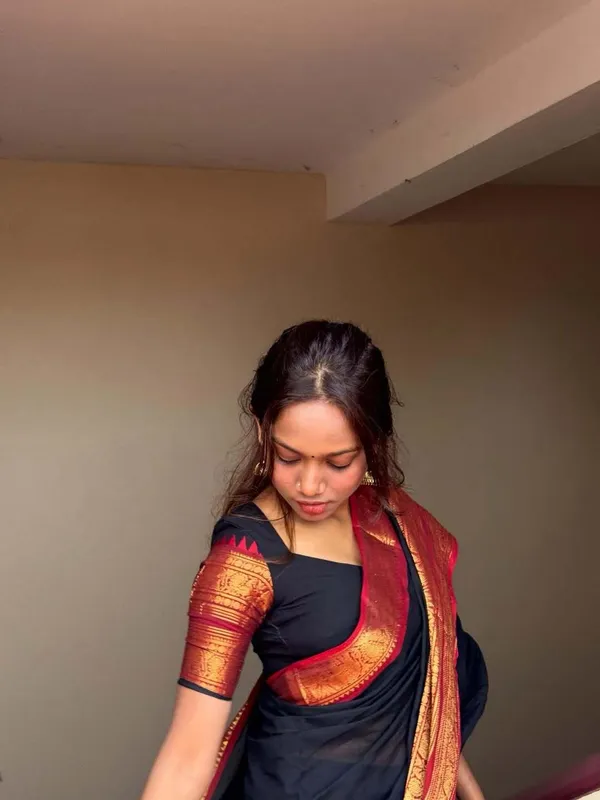 Malathi_Retta_Petta_Border_Black_And_Maroon_Cotton_Saree_For_Women