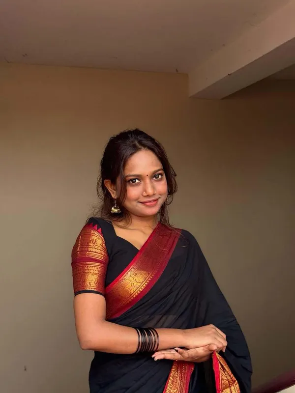 Malathi_Retta_Petta_Border_Black_And_Maroon_Cotton_Saree_For_Women