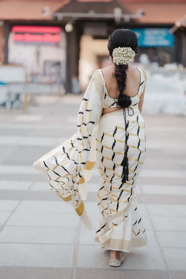 Off-White_Chain_Saree_For_Women