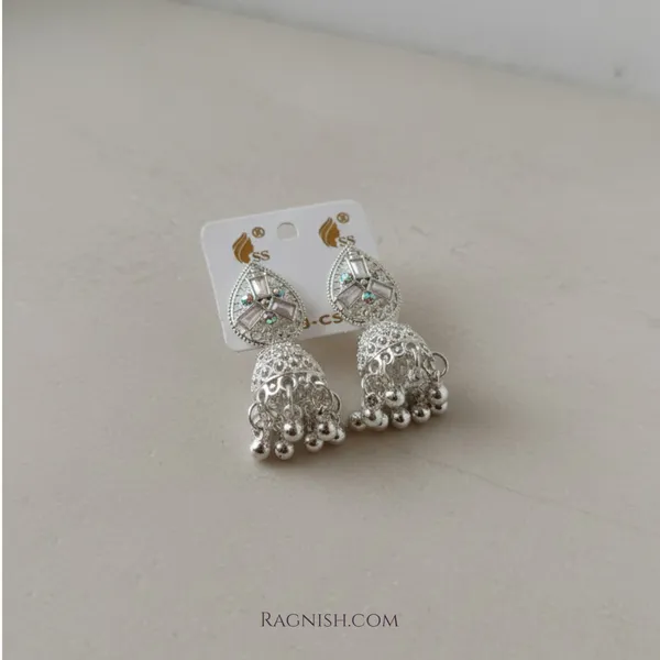Silver_Alloy_And_Kundan_Stones_Premium_&_Fancy_Design_Earrings_For_Women