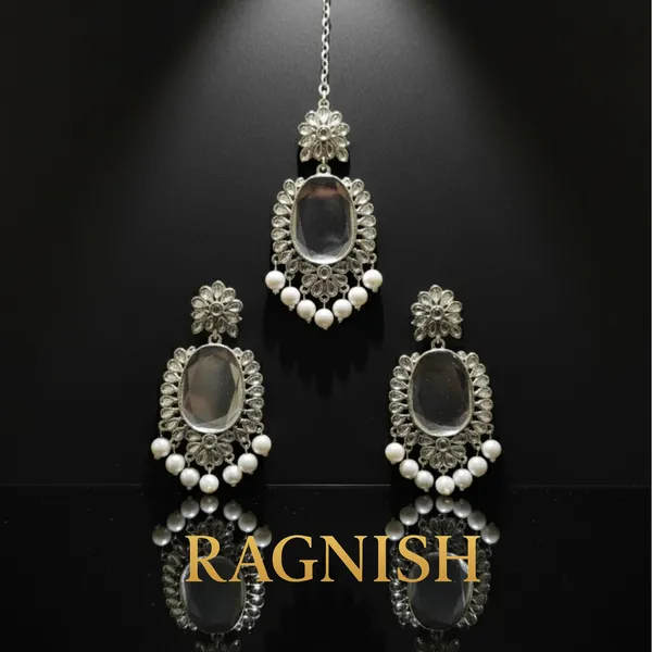 Silver_Alloy_And_Kundan_Stones_Premium_&_Fancy_Design_Jewelry_Set_For_Women