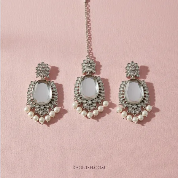 Silver_Alloy_And_Kundan_Stones_Premium_&_Fancy_Design_Jewelry_Set_For_Women