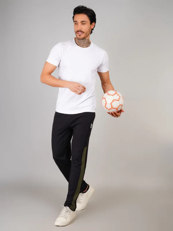 Black_Premium_Cotton_Blend_Solid_Regular_Fit_Track_Pant_For_Men