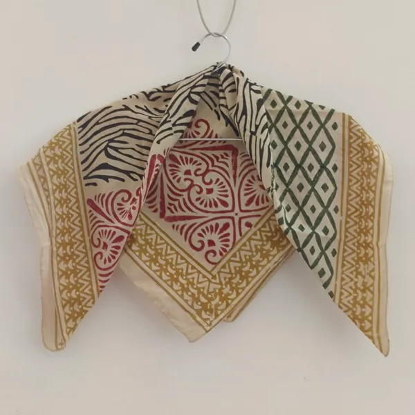 Multicolor_Printed_Square_Scarf_for_Women
