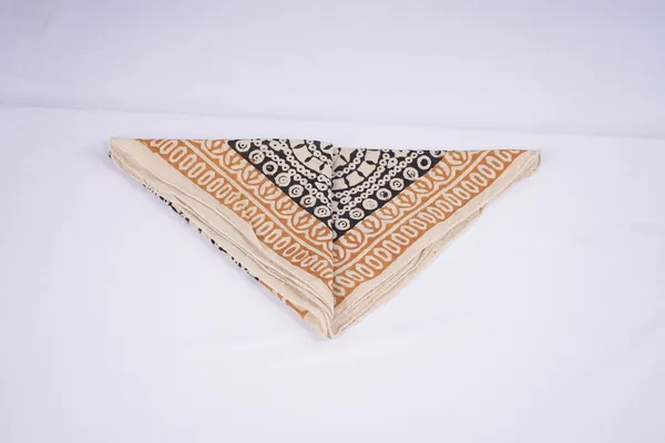 Black_Printed_Bandana_Face_Covering_for_Women