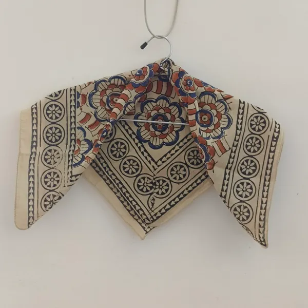 Cream_Cotton_Floral_Print_Scarf_for_Women