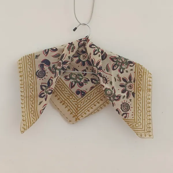 Cream_Floral_Print_Scarf_for_Women