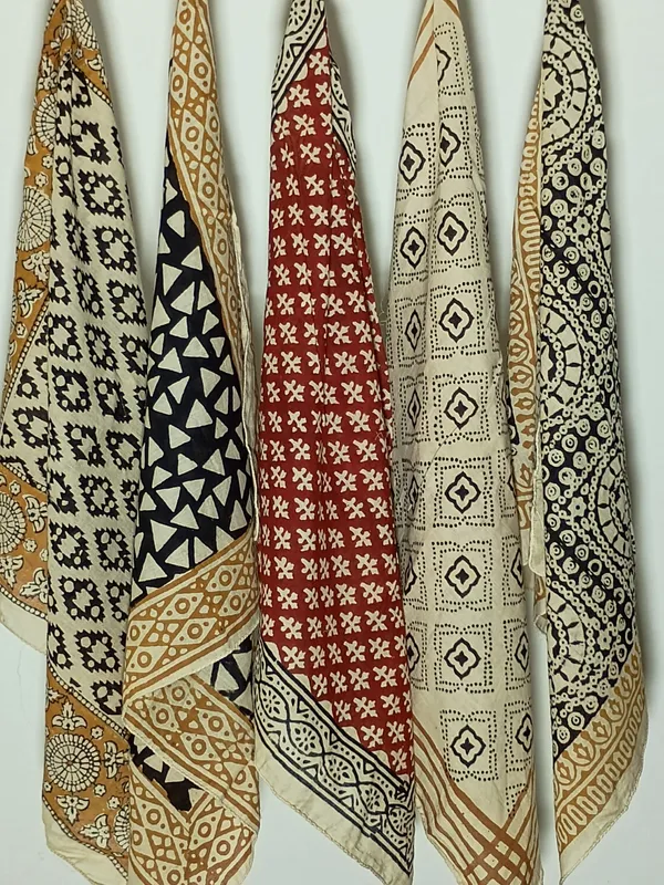 Multicolor_Printed_Scarves_Set_for_Women
