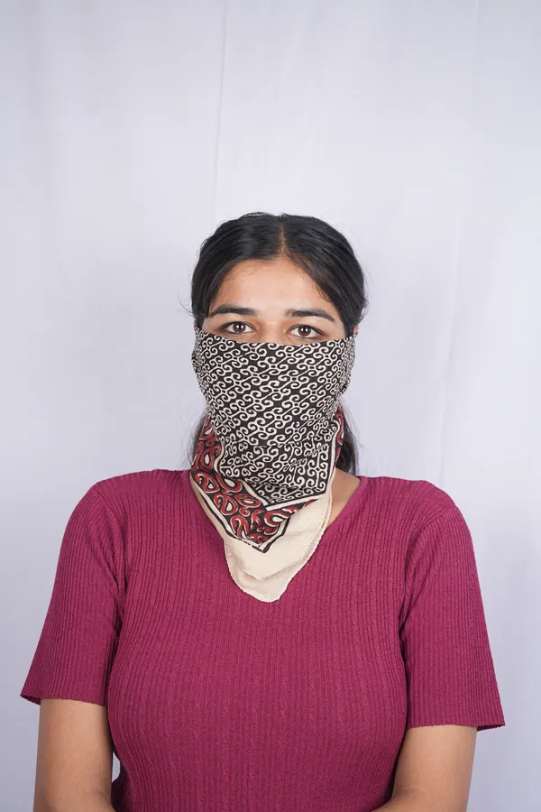 Black_Printed_Bandana_Face_Covering_for_Women