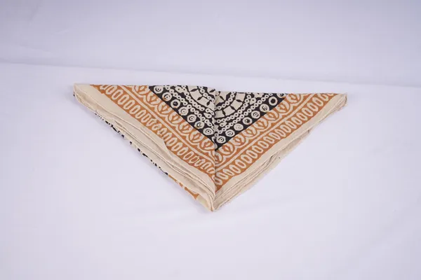 Black_Printed_Bandana_Face_Covering_for_Women
