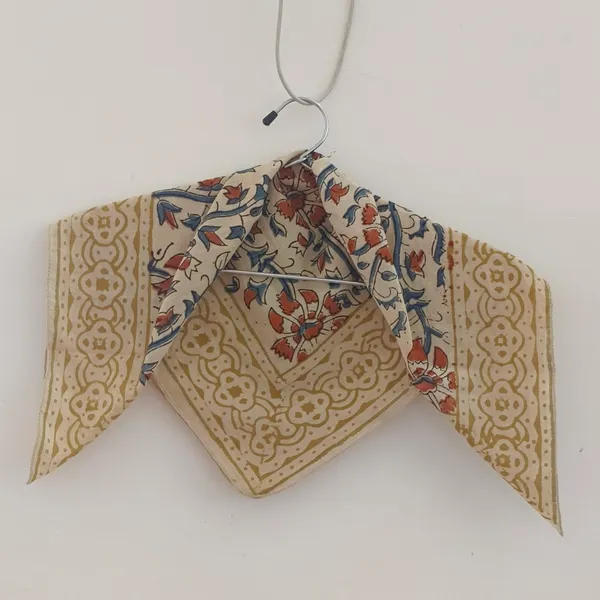 Cream_Floral_Print_Scarf_for_Women