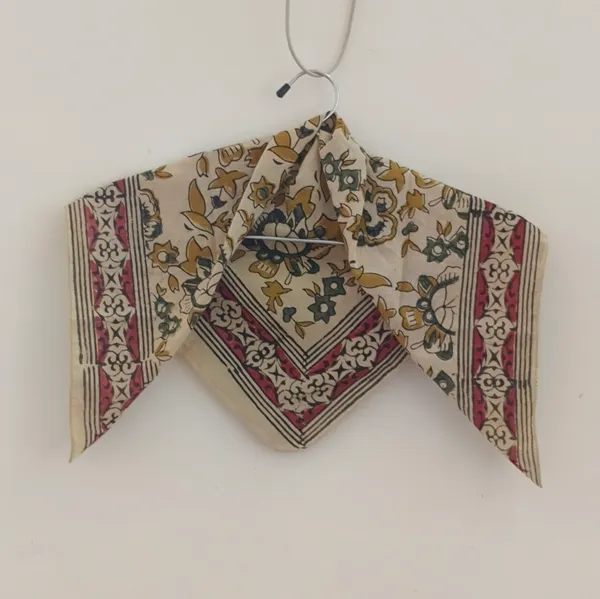 Beige_Floral_Print_Scarf_for_Women
