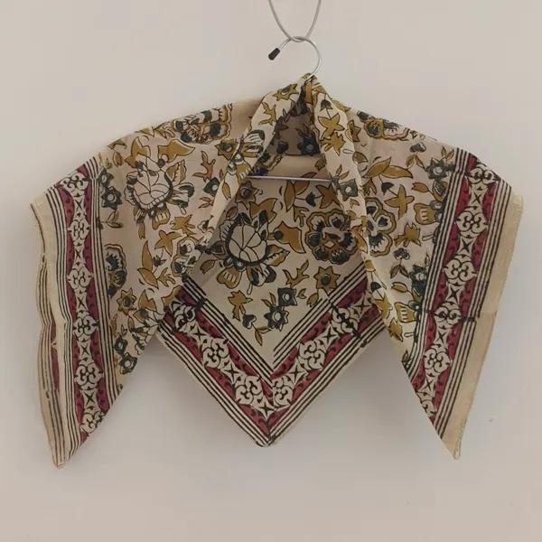Beige_Floral_Print_Scarf_for_Women