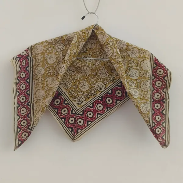 Mustard_Printed_Triangular_Scarf_for_Women