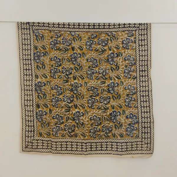 Multicolour_Printed_Triangle_Scarf_for_Women