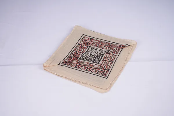 Black_Printed_Bandana_Face_Covering_for_Women